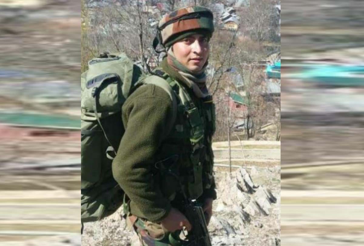 Shakir Manzoor Territorial Army jawan Army paid tribute to Martyr