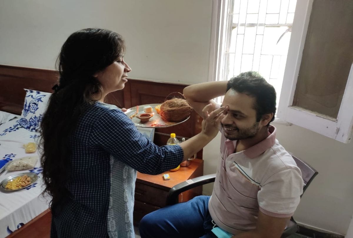 Agra Up News: Rakshabandhan Celebrated In Covid Hospital By Doctors