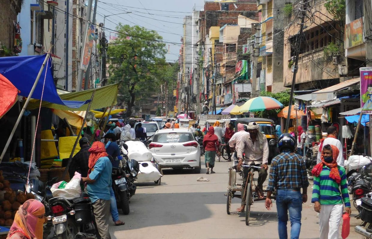 Shops opened on both sides by breaking the terms of administration