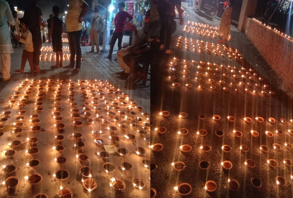 after bhumi pujan deepawali celebrated with fireworks at CM yogi adityanath residence