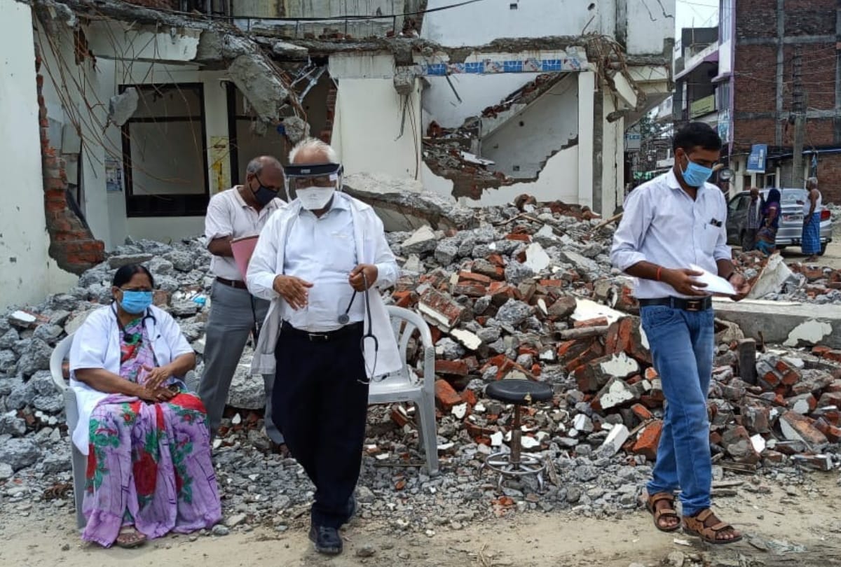 administration bulldoze clinic doctor RN singh in Gorakhpur