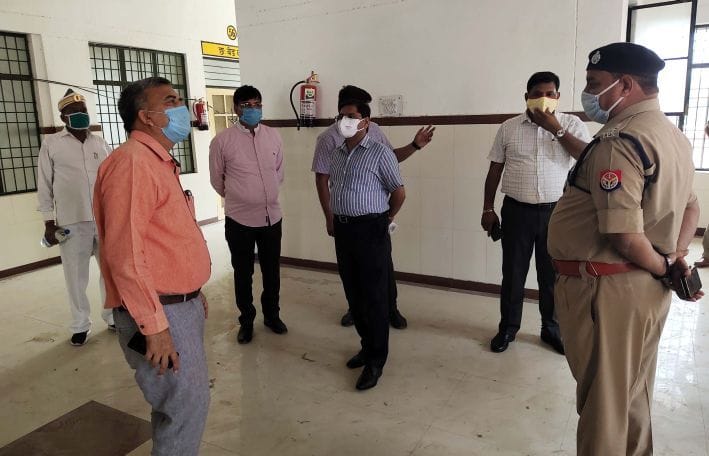 dm meeting in etah for maneging cleaniness