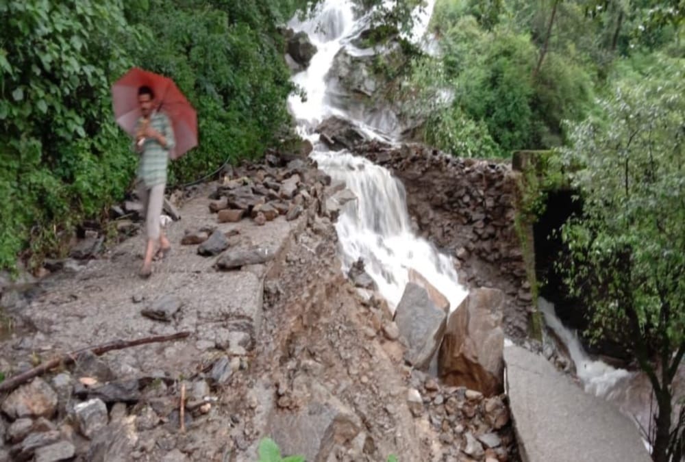 Weather Forecast Today Update in Uttarakhand: Kedarnath Highway 50 meter Road Damage due to landslide