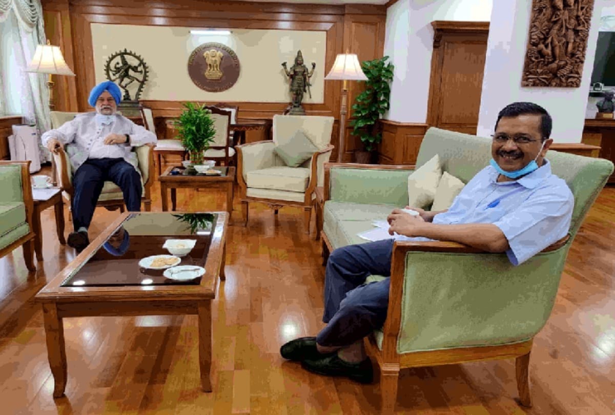 Arvind Kejriwal and Satyendar Jain meet Union Minister Hardeep Singh Puri