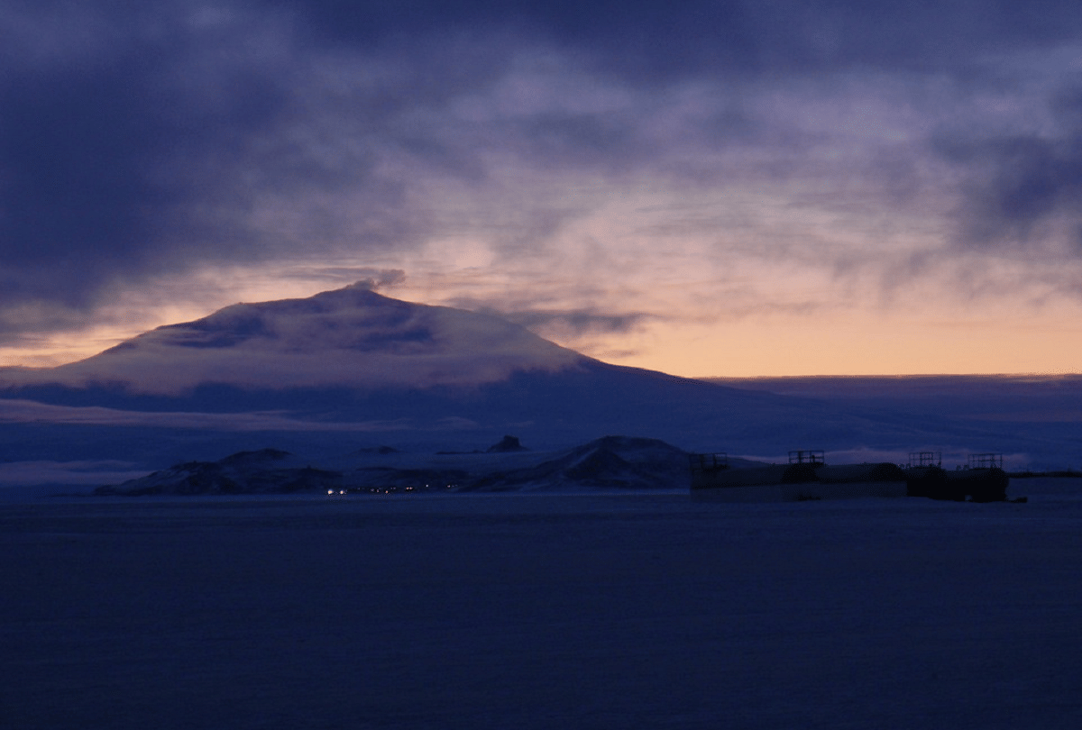 Mount Erebus disaster te901 plane crash New Zealand