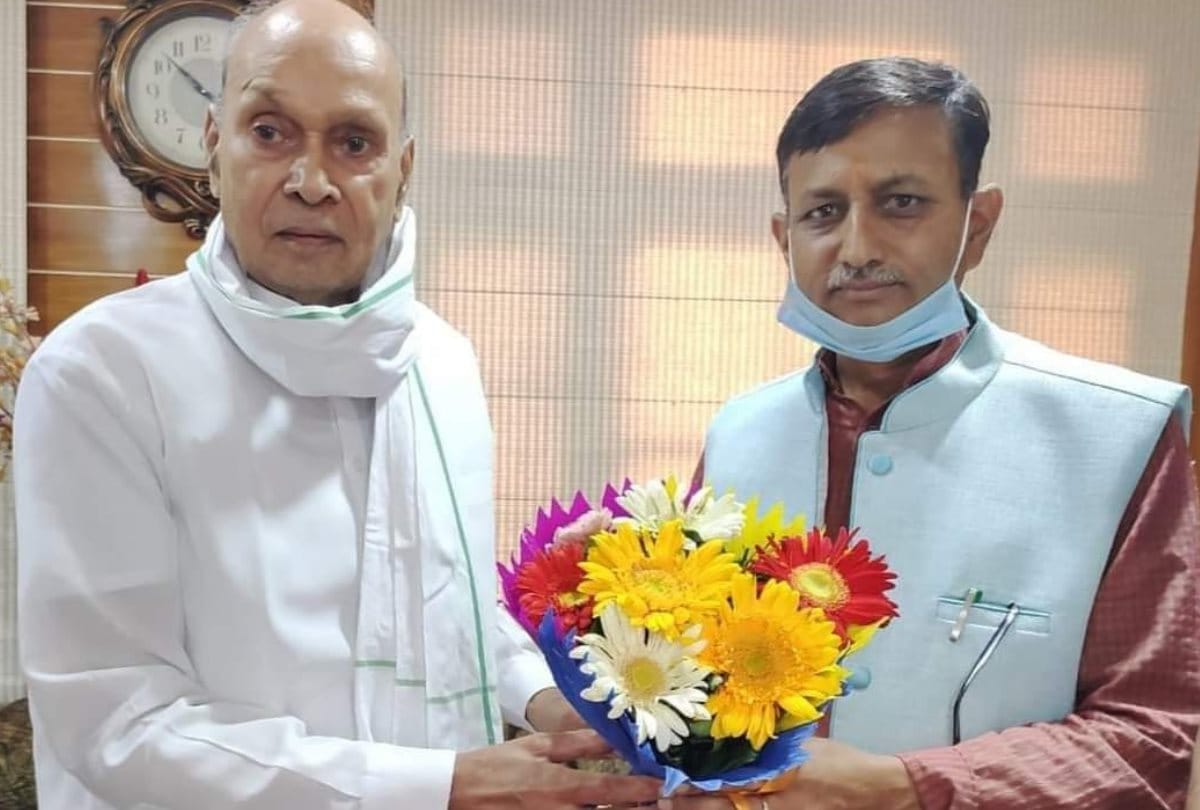 New cabinet minister Rajinder Garg meets prem kumar dhumal