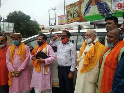 Ram Mandir Bhumi pujan News Kashi scholars left to ayodhya for ram mandir nirman