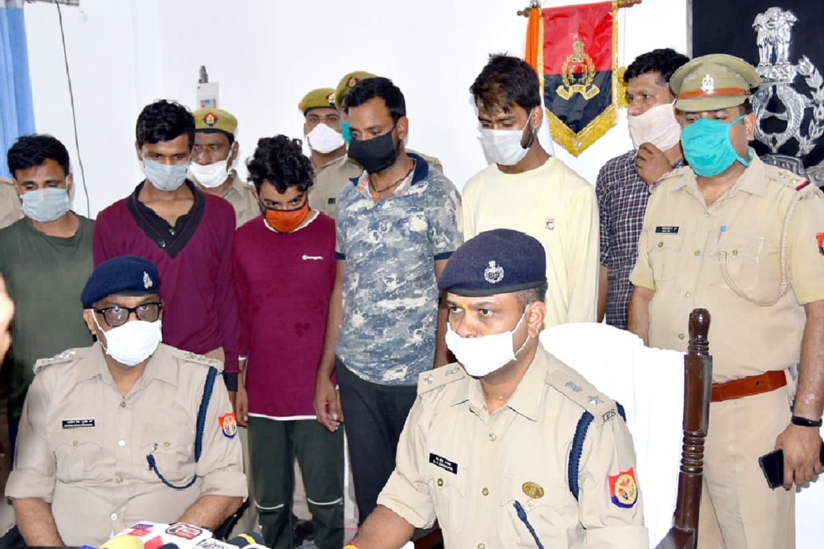 UP Crime News: A gang has been revealed by police in Saharanpur and five accused were arrested