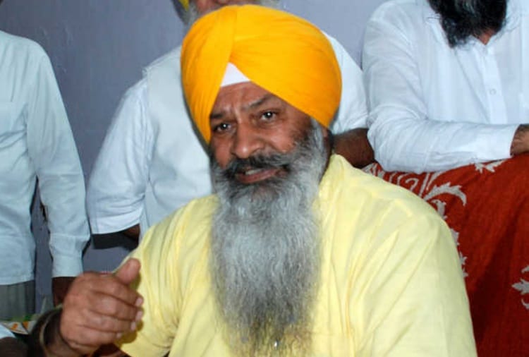 Sucha Singh Langah in Front of Panj Pyare