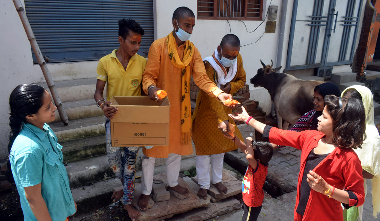 Laddus distributed on land worship in Ayodhya