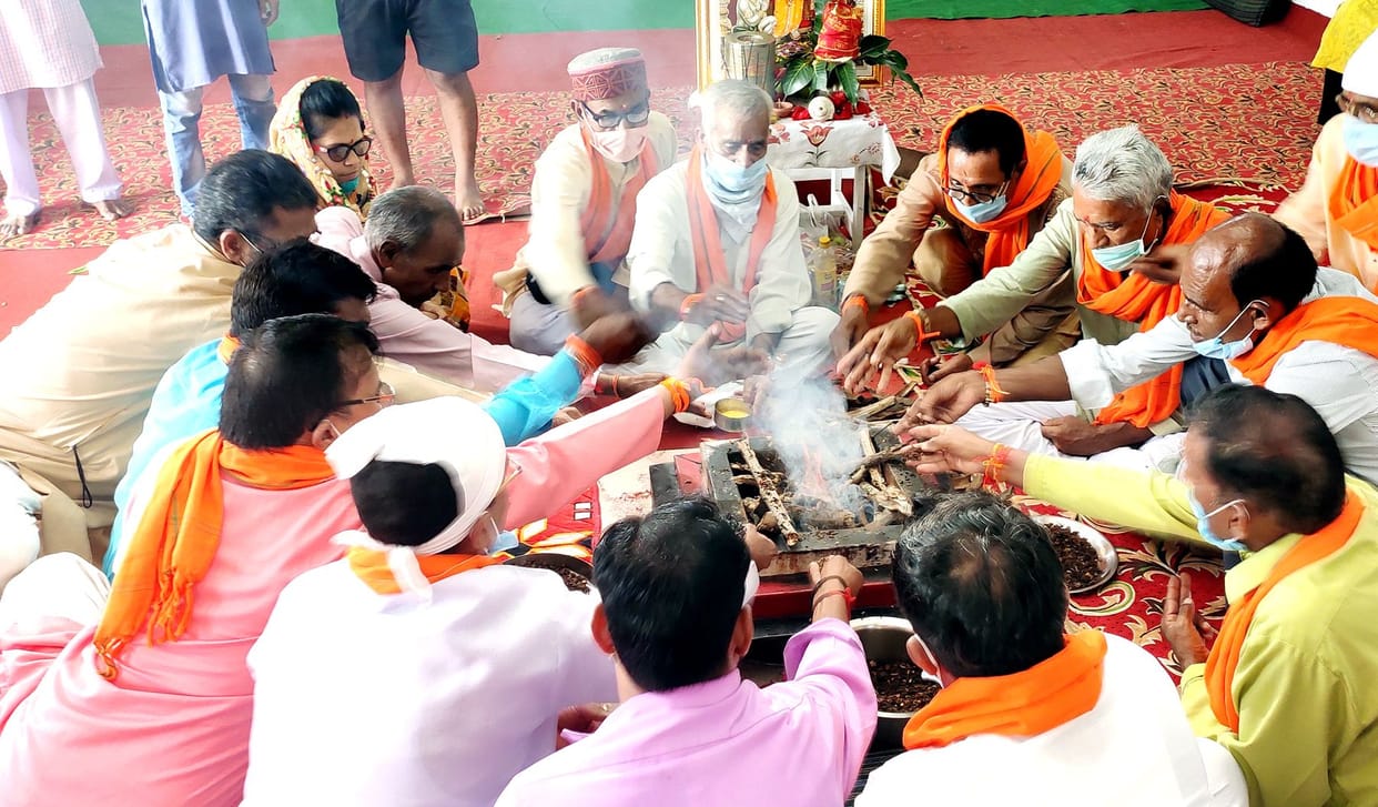Shouted Shri Ram with musical instruments
