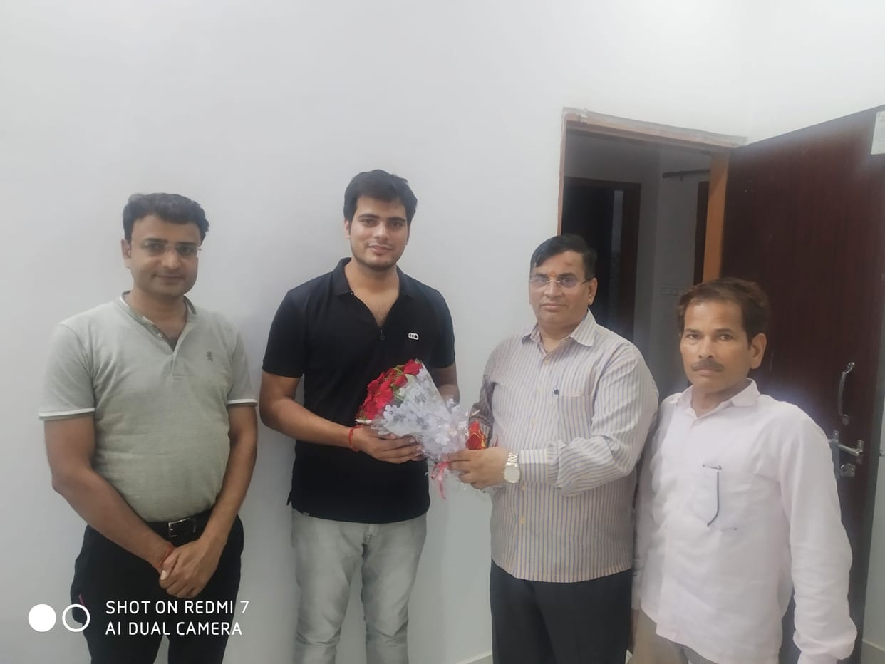 Abhishek passed the upsc exam leaving a package of 17 lacks.