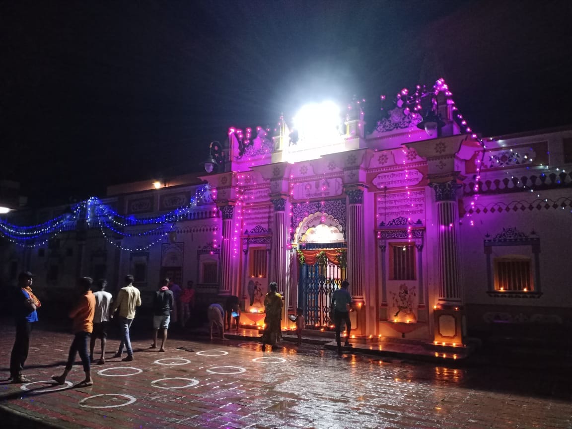 Ramlala received a house-to-door Money Diwali in Kashi