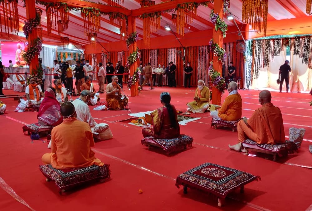 PM Modi looked like a yajman in Ayodhya yatra.