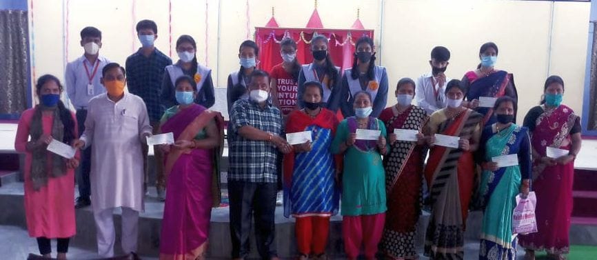 Mothers of meritorious students honored with Kamla Nehru Award