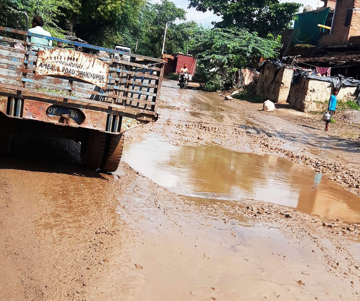 vehicles crawling in pits in mahoba