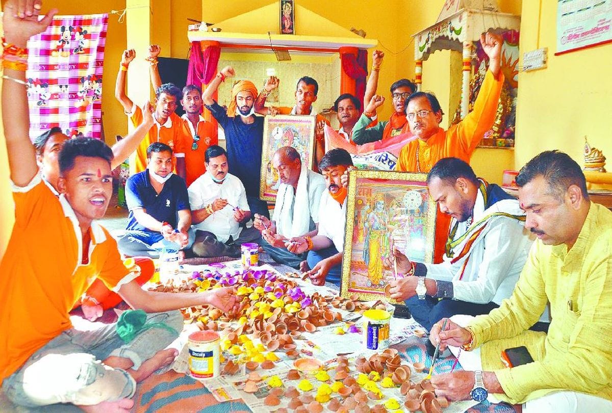 Bhumi Pojan In Ayodhya 15 Lakh Deepak Will Light In Agra
