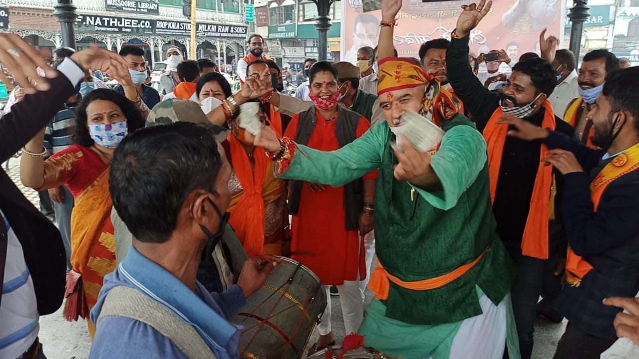 Ram Mandir Bhumi Pujan celebration in uttarakhand latest update in hindi : bjp mla ganesh joshi danced