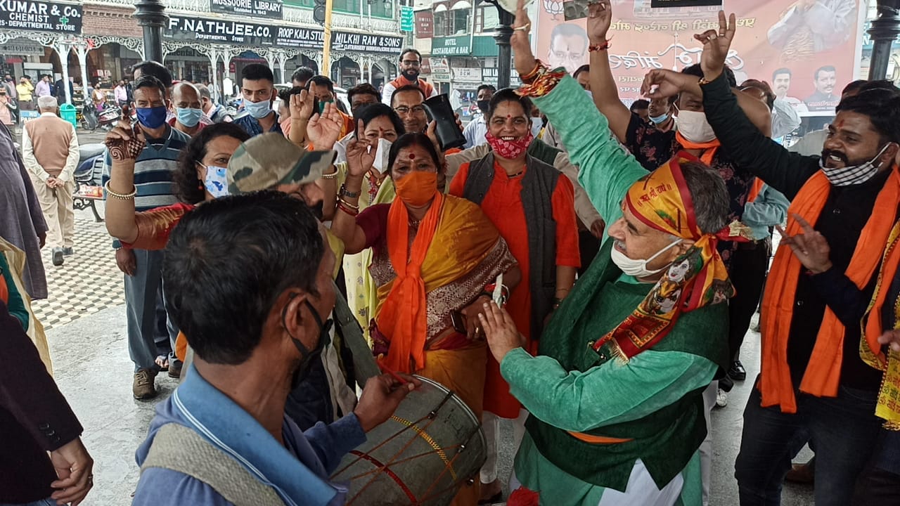 Ram Mandir Bhumi Pujan celebration in uttarakhand latest update in hindi : bjp mla ganesh joshi danced
