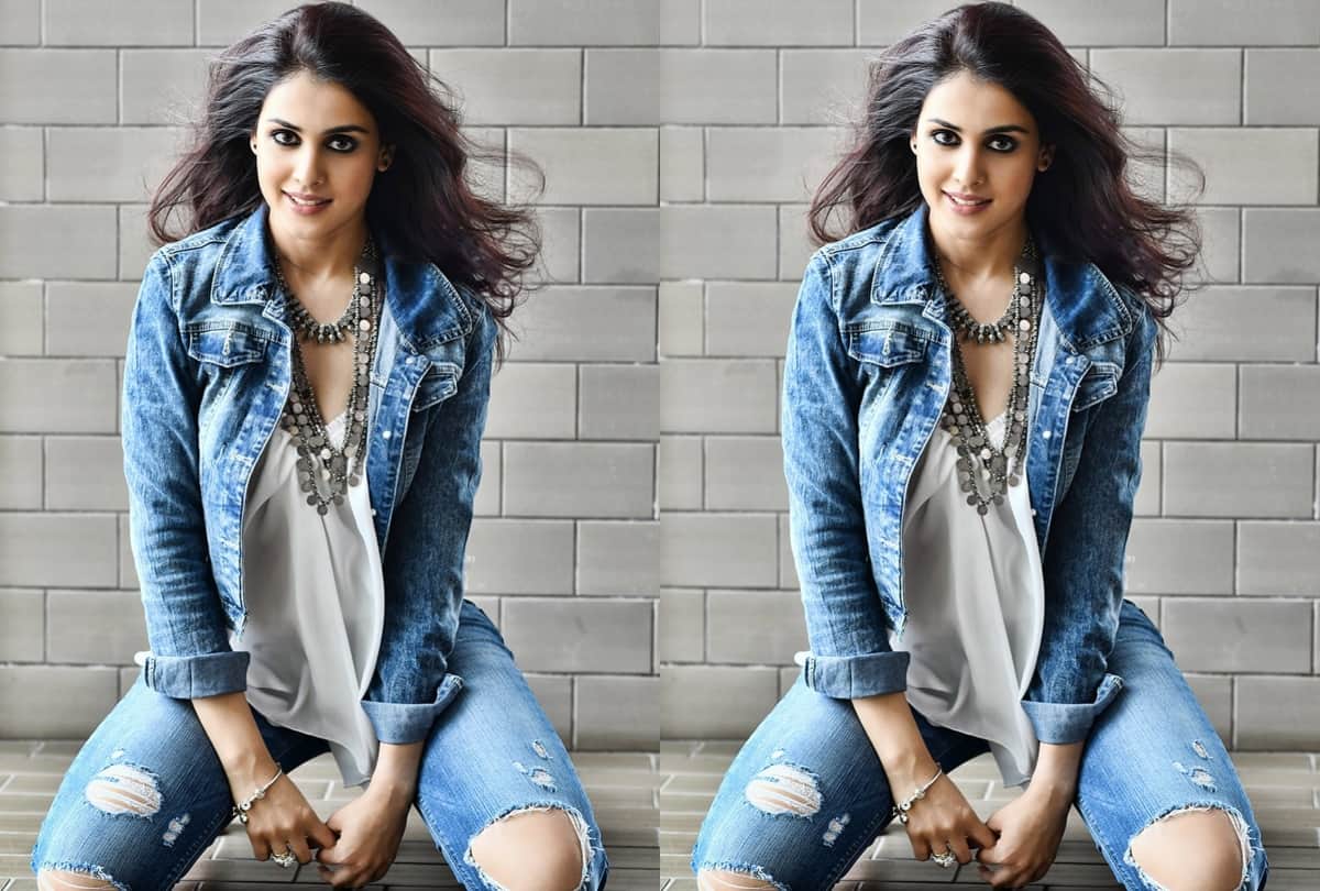 genelia d'souza floral print pants Photo and price