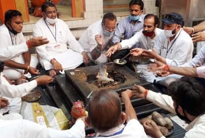 राम मंदिर की खुशी में हवन यज्ञ