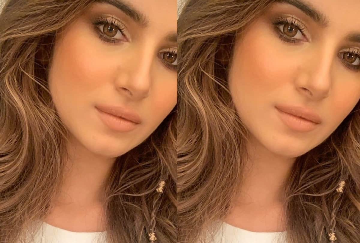priyanka chopra sophie turner bollywood actresses face in terracotta makeup