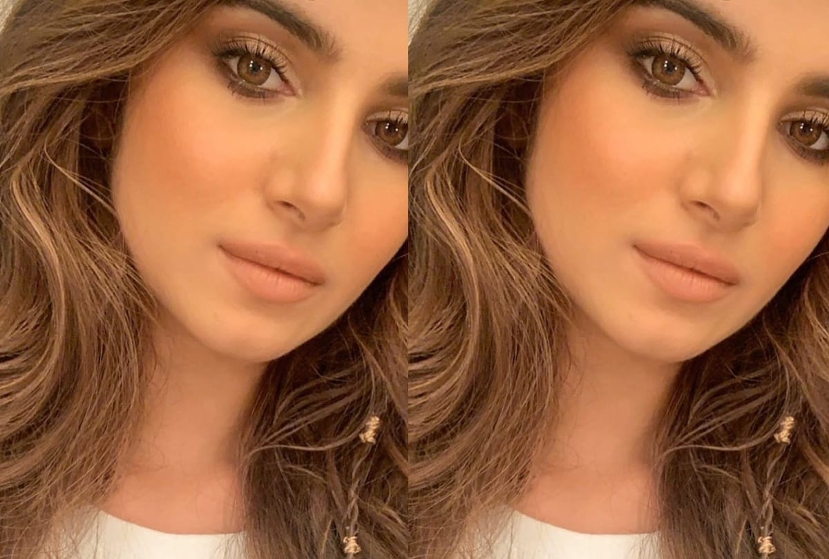 priyanka chopra sophie turner bollywood actresses face in terracotta makeup