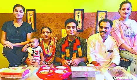 Father bargains for tea, teaches tuition on his own, hoists high in UPSC