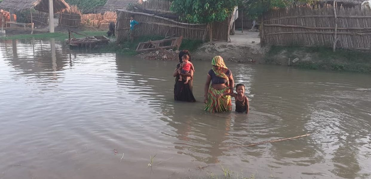 Ganga reached warning point, villagers are breaking houses