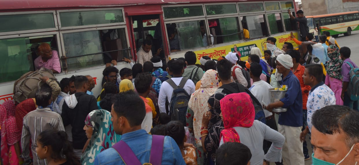 Hathras: Six thousand 32 sisters travel free through 63 buses on Rakshabandhan