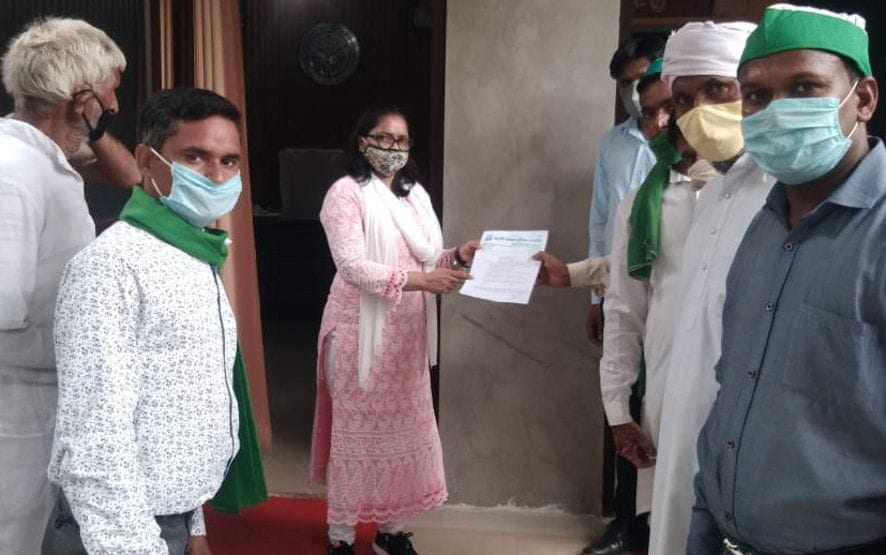 Farmers submitted memorandum to SDM in Najibabad