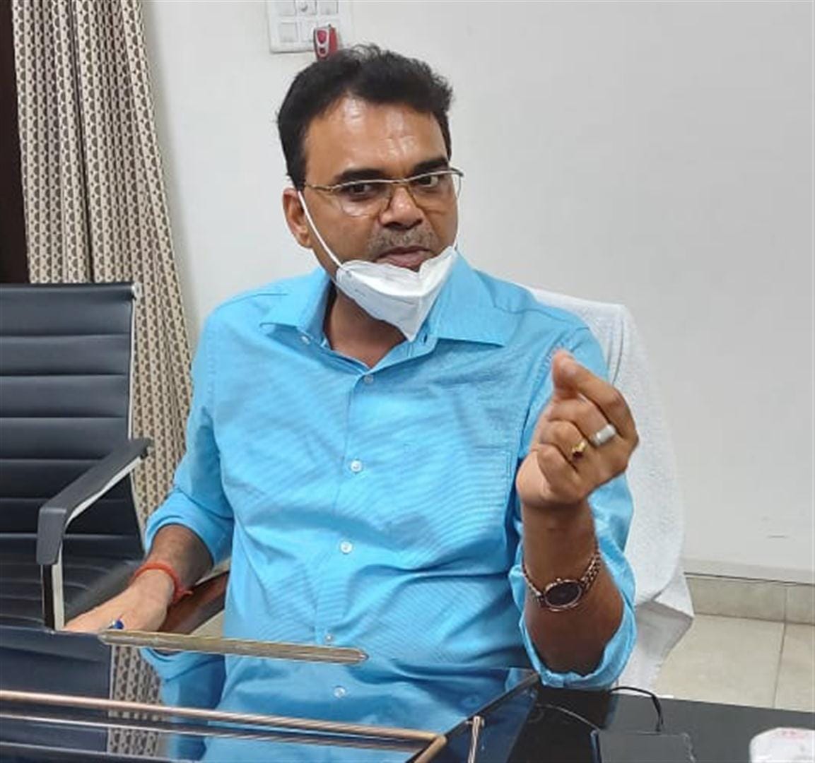 Simple and easy way to reveal Hindi language ideas: District Magistrate
