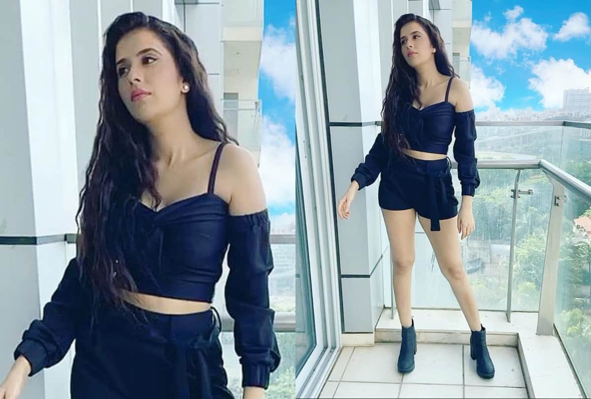 charu asopa celebrating kajri teej share photos in bengali style saree