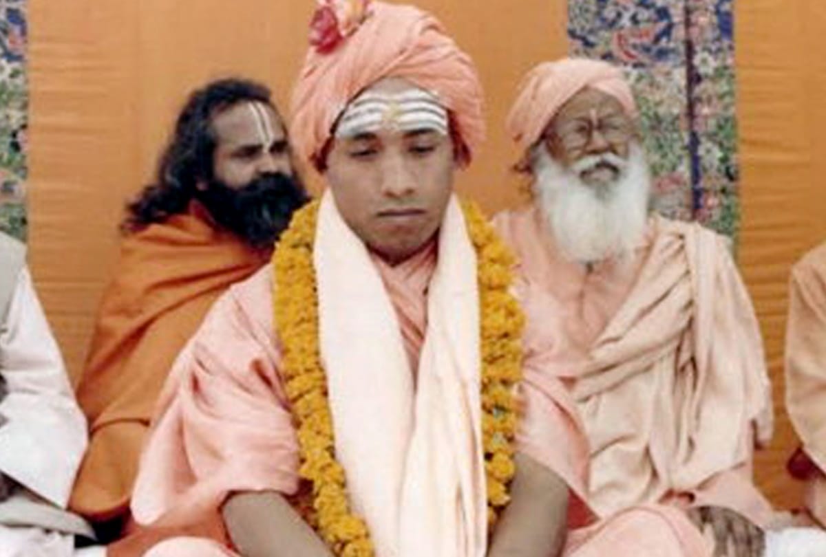 cm yogi adityanath childhood photos with friends interesting stories