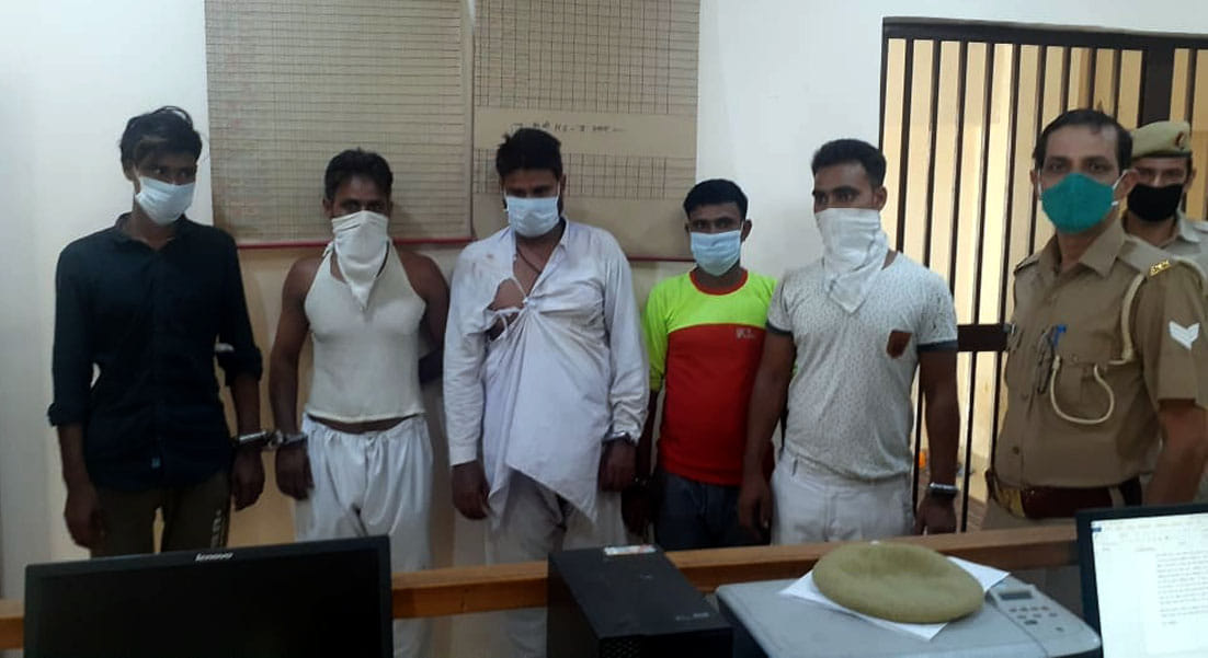 Conflict over a piece of foot pipe, eight injured