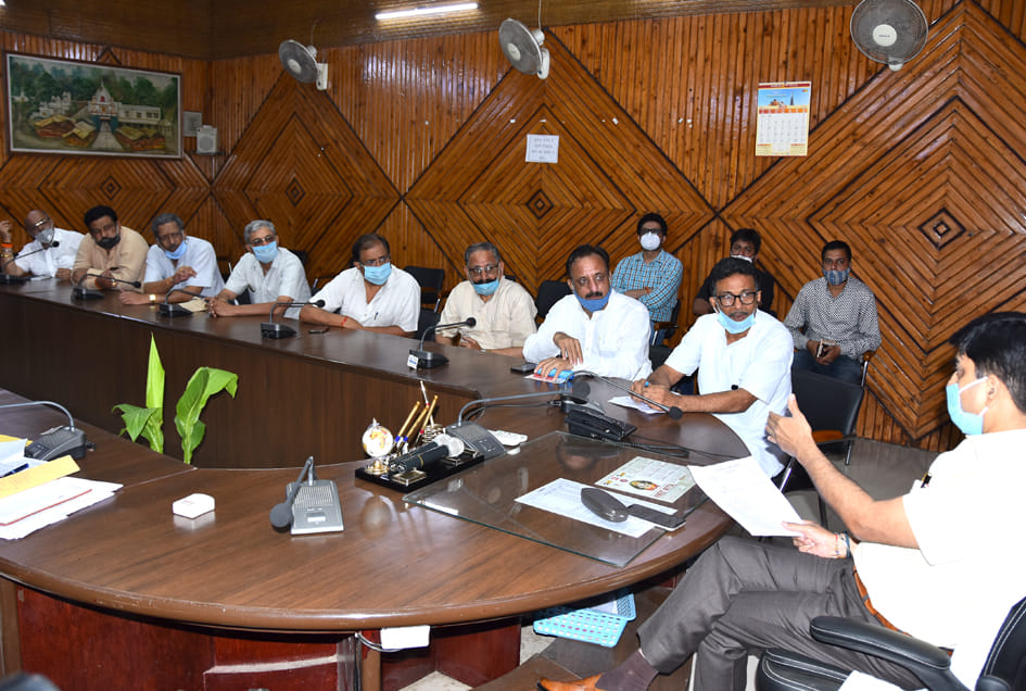 Demand to remove illegal possession of Manav Mandir's land