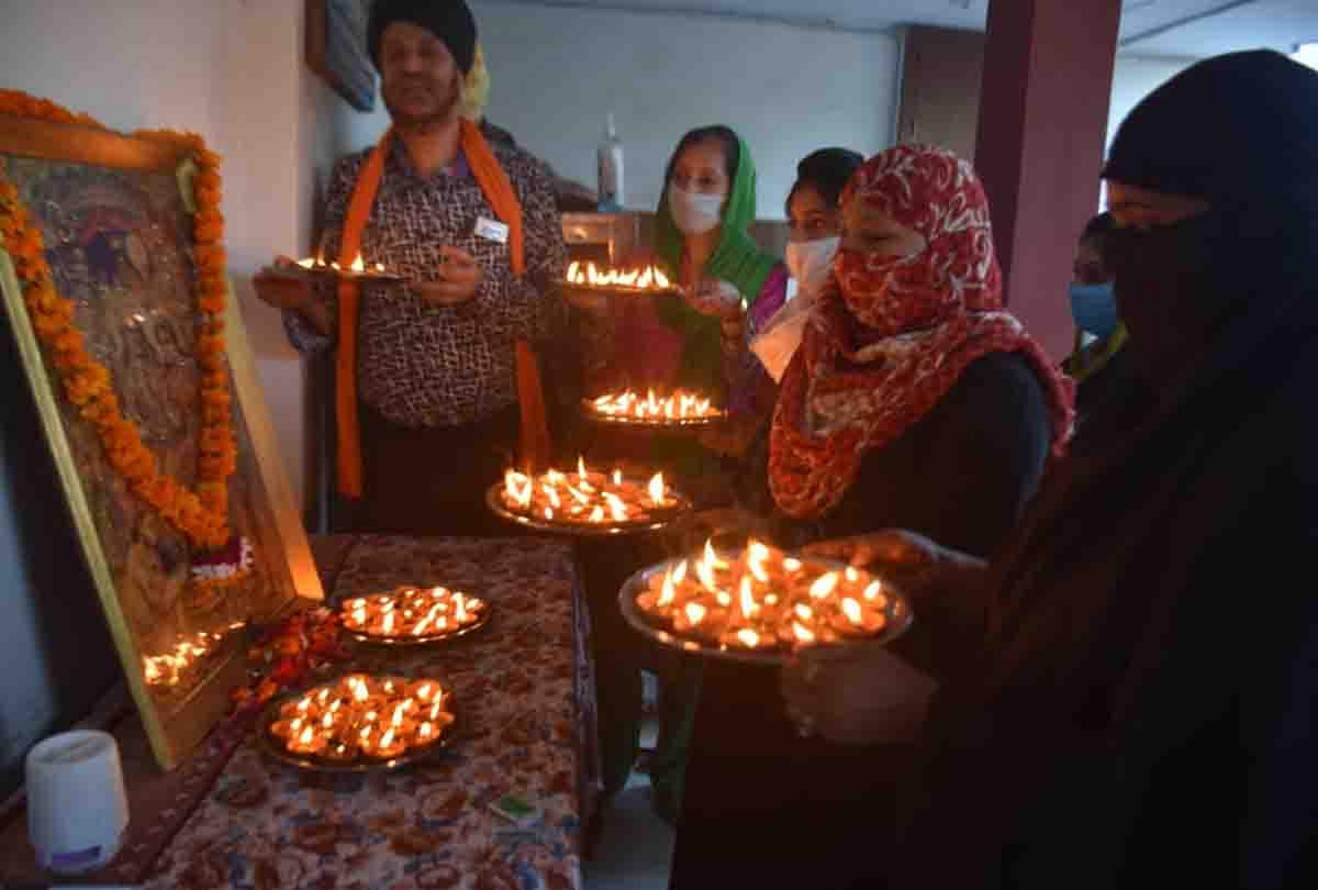 Ram Mandir Bhumi Pujan: Muslim women's also burned five lamps in front of the house