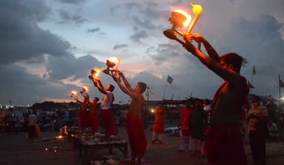 Ram Mandir Bhumi Pujan: Ram turned out to be Prayagraj, burning lamps from house to house
