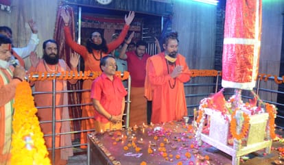 Ram Mandir Bhumi Pujan: Monasteries, adorned with temples, lit 21000 lamps in large Hanuman temple