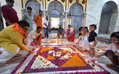 Ram Mandir Bhumi Pujan: Monasteries, adorned with temples, lit 21000 lamps in large Hanuman temple