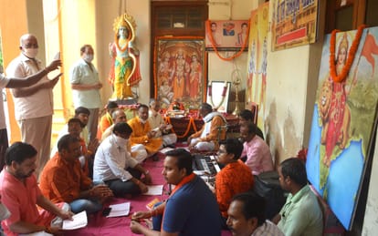 Ram Mandir Bhumi Pujan: VHP workers dance on the beat of Dhol Taache after Sundarkand