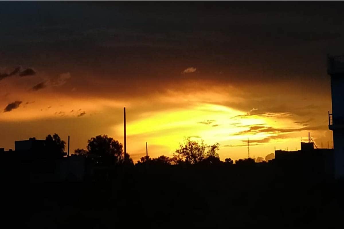 Sunset creats an Amazing view today in western UP, look at these pictures