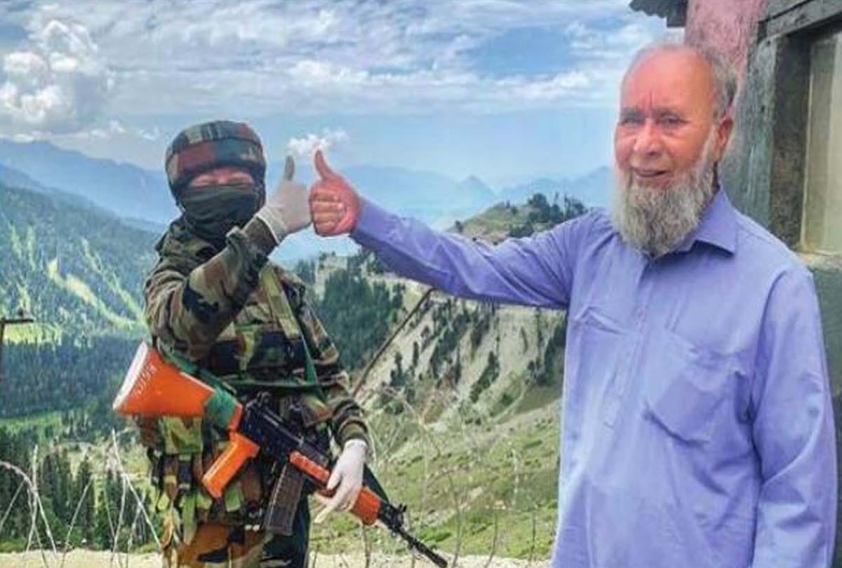 women soldiers alert to curb smuggling at 10 thousand feet high Sadhna top