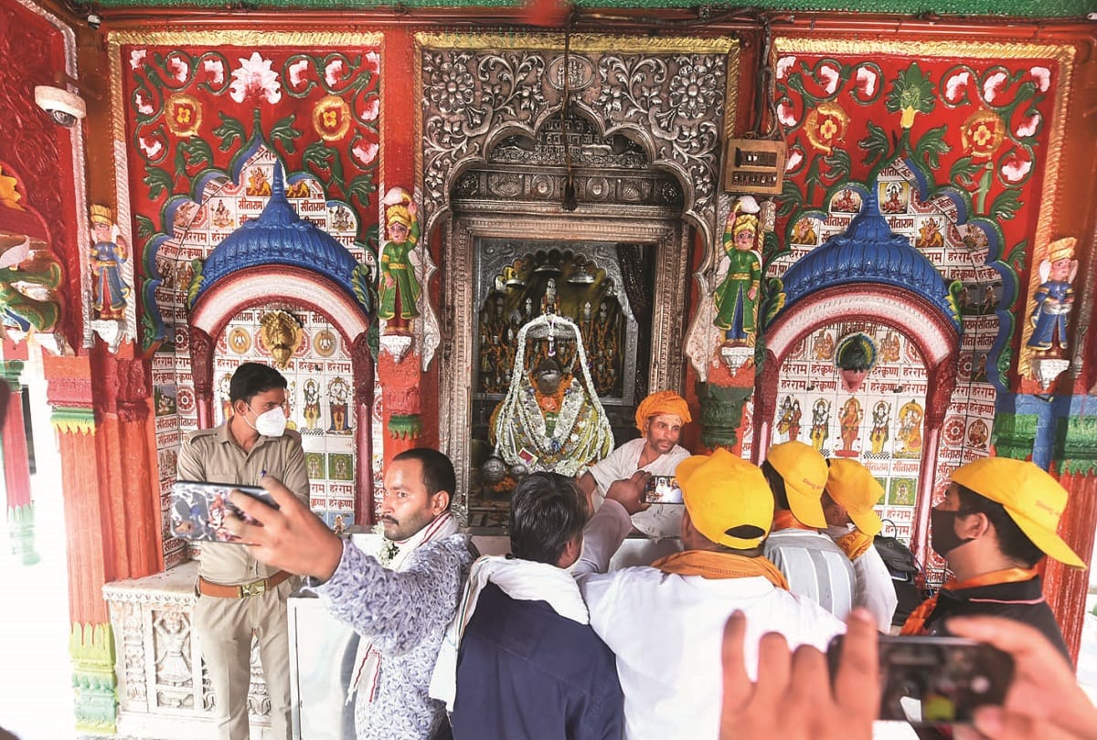 Ayodhya is not only the center of faith and reverence, but also fertilize the crop of votes