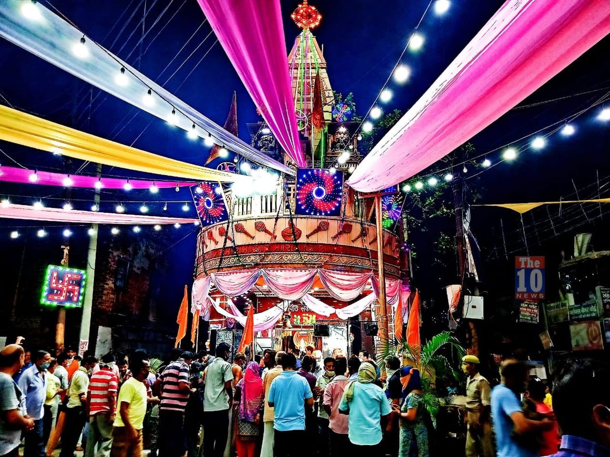 Devotees gathered in Mahaarti in Hanuman temple