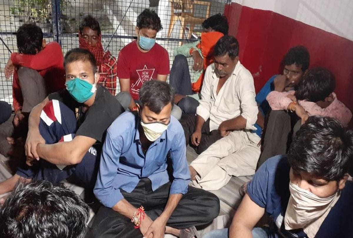 Agra Police Caught Satta In Jagdishpura Police Station Crime News