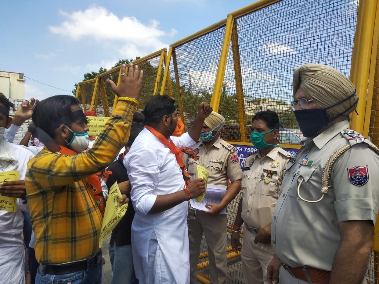 Police stopped BJP workers who surrounded the finance minister's office in Bathinda