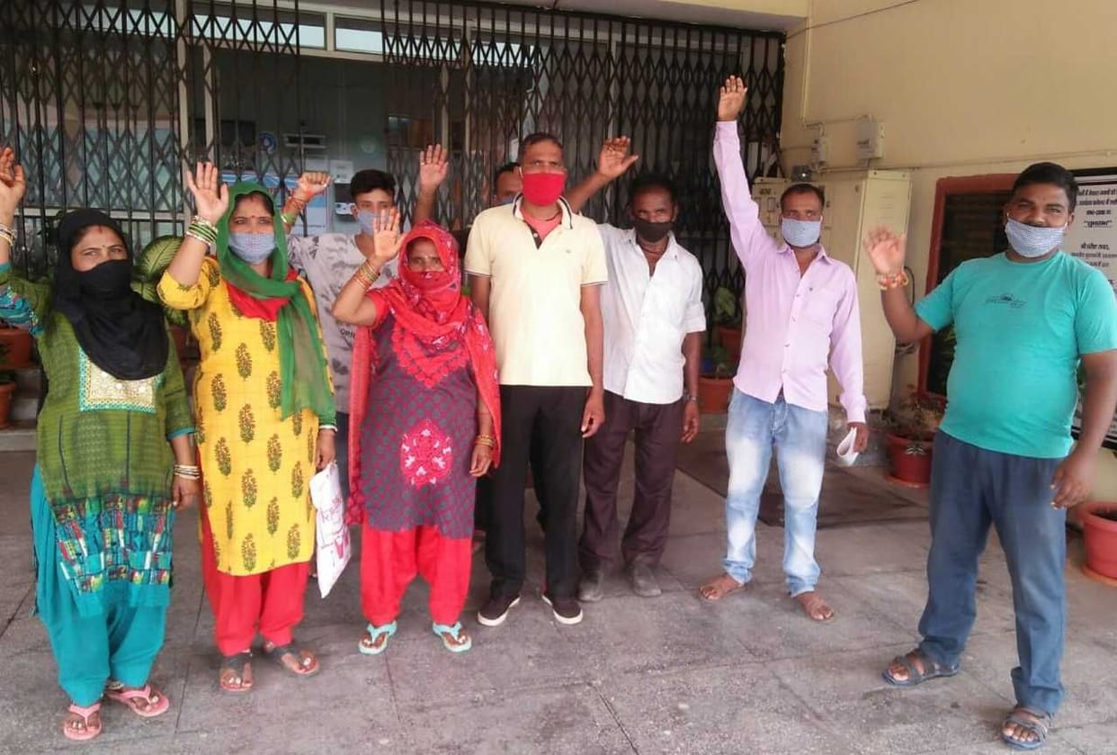 Environmental workers protested with demands