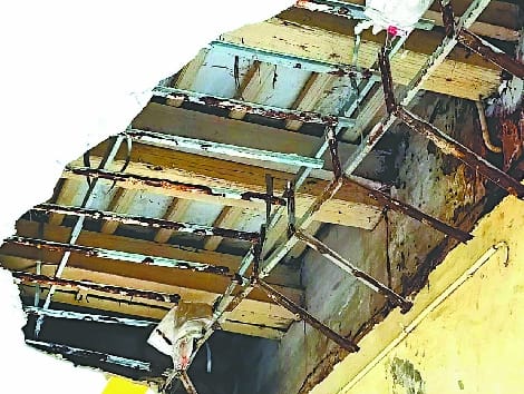 False ceiling falls at the entry gate of Bareilly Junction