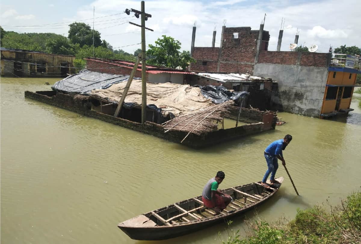 Gorakhpur Flood News: Ghaghra river still flowing above danger mark in Gorakhpur division